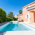 Family With Pool, 5 Min Walk To *