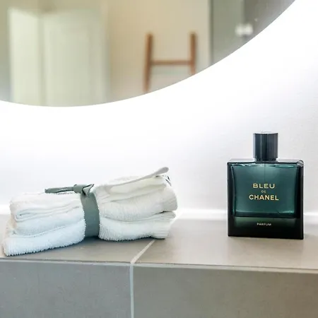 Family With Pool, 5 Min Walk To