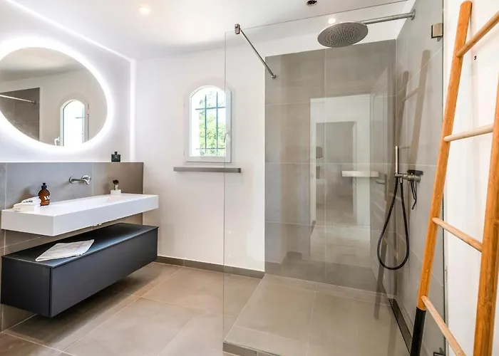 Family With Pool, 5 Min Walk To Sainte-Maxime