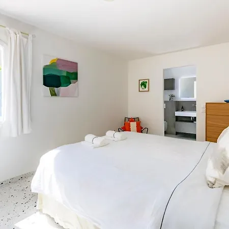 Family With Pool, 5 Min Walk To *