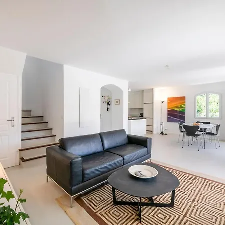 Family With Pool, 5 Min Walk To *