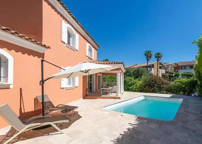 Family With Pool, 5 Min Walk To *