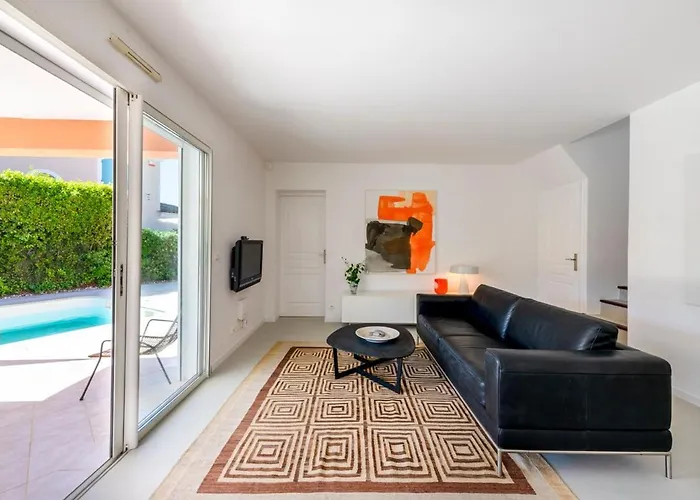 Family With Pool, 5 Min Walk To Holiday home